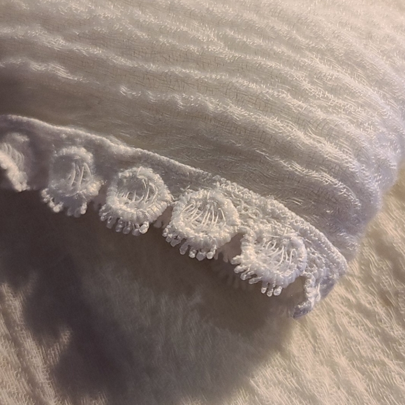 NWT VINCE CAMUTO IVORY SCARF - Picture 4 of 4